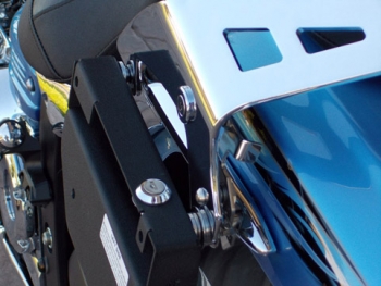 Preview: Easy Brackets für Yamaha Raider mit abnehmbarer OEM Rückenlehne